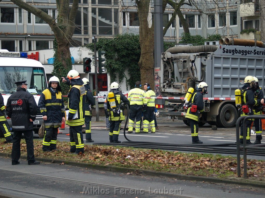 Gasaustritt Koeln Mitte Hahnenstr    P017.JPG